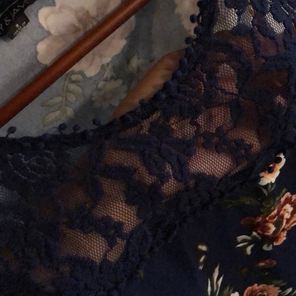 Small Riley And James Top - Picture 5 of 5